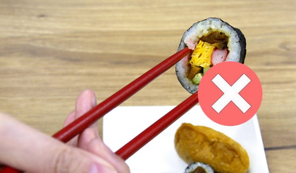 Chopstick-Etiquette-Do-not-stab-Food-with-chopsticks